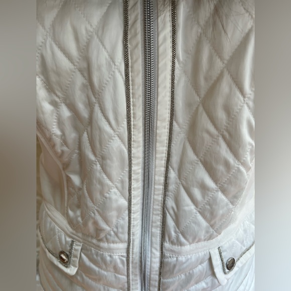 White House Black Market Winter White Jacket/Coat with Removable Faux Fur Collar - Picture 5 of 10